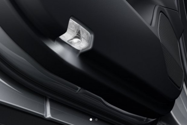 Плафони дверей з ілюмінацією "LEXUS" (комплект 2 шт.) (21074)