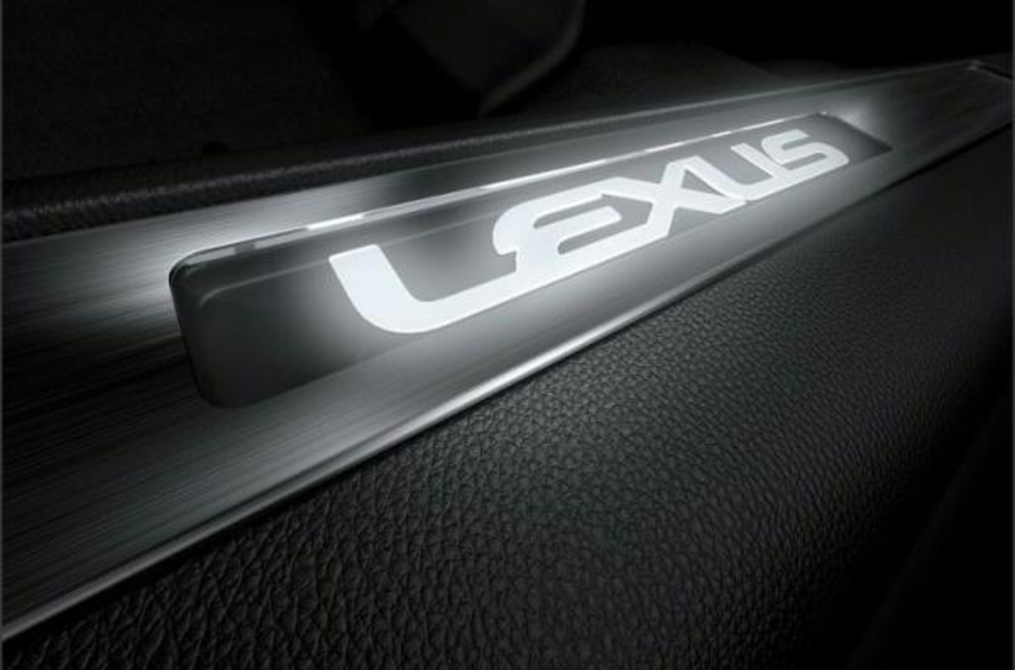 Накладки порогів з ілюмінацією, чорні LEXUS RX15-22 (25756)