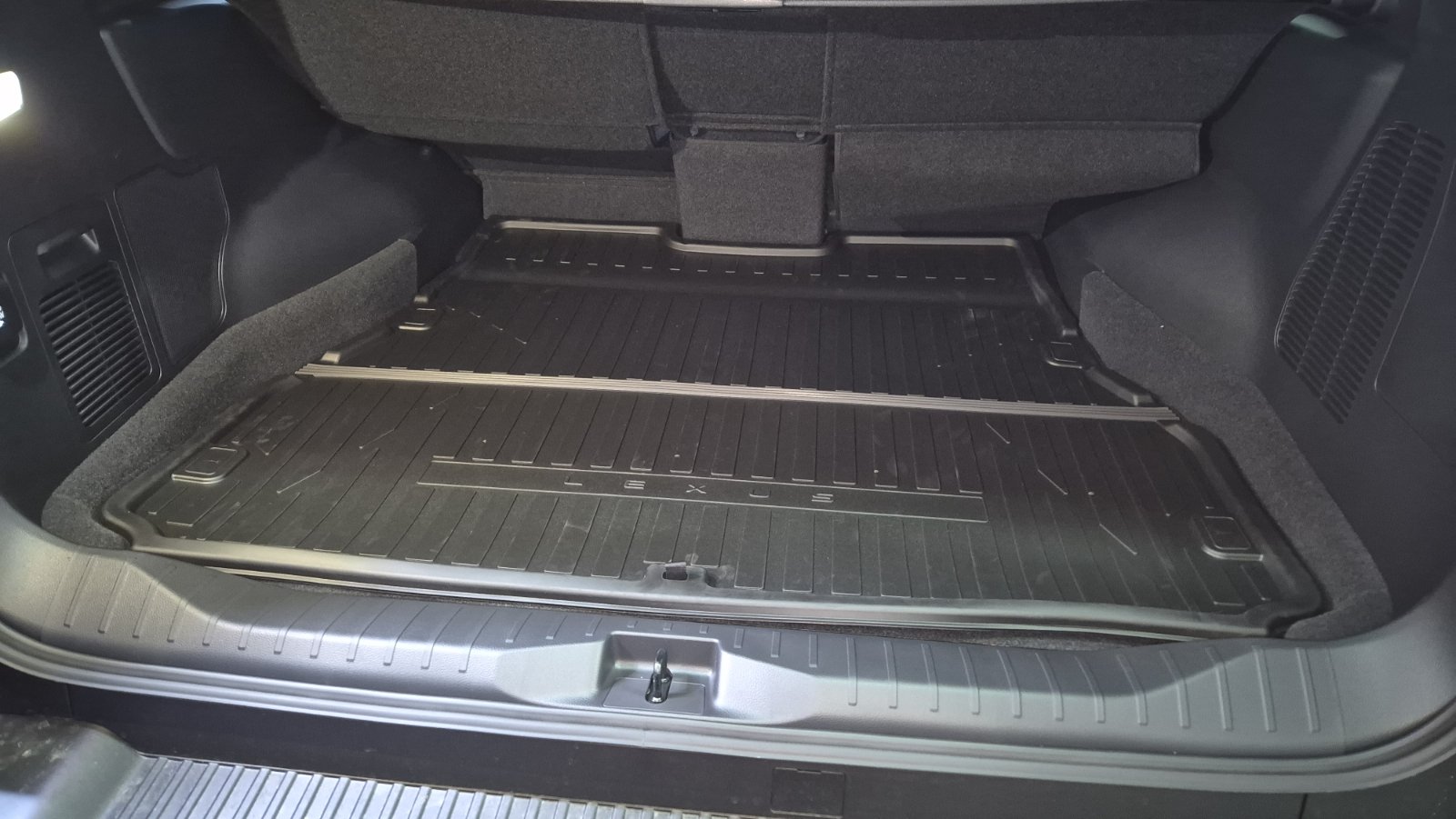 Килимок багажника гумовий, 4 місне авто LEXUS LX25+ (43683)