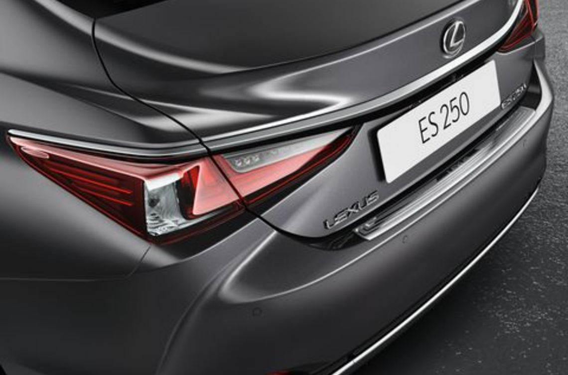 Захисна пластина заднього бампера з нержавіючої сталі LEXUS ES18+ (20181)